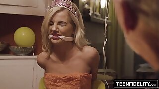 TEENFIDELITY Searching Teen Bella Rose-coloured Fucked Fast plus Facialed